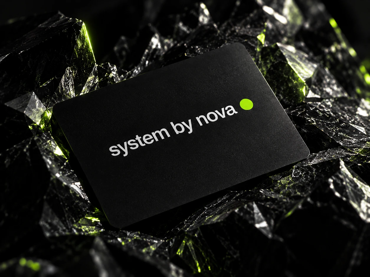 System by Nova siyah marka kartı ve lime nokta.